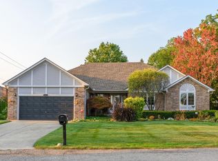 3977 Adams Dr, Shelby Township, MI 48316