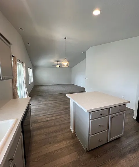 7565 E Bratton Dr — Photo 8