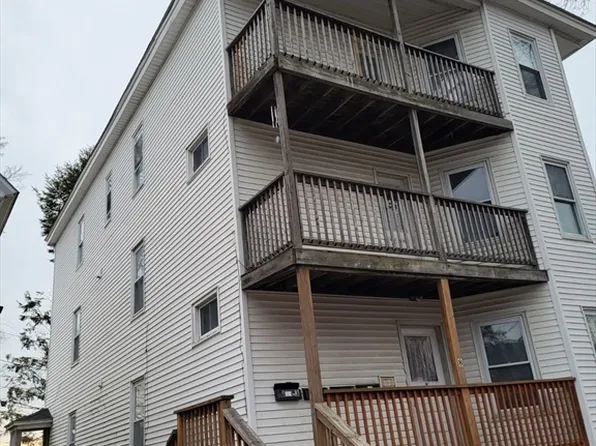 8 Fern St, Worcester, MA 01610