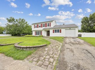 11 Heather Dr, Marlton, NJ 08053