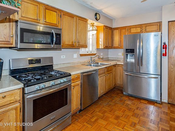 2nd image of 5302 Foxwood Ct