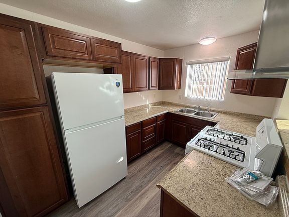 5th image of 10651 Burton St APT A