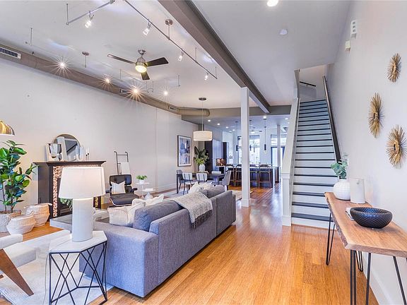 3rd image of 3211 Lafayette Ave