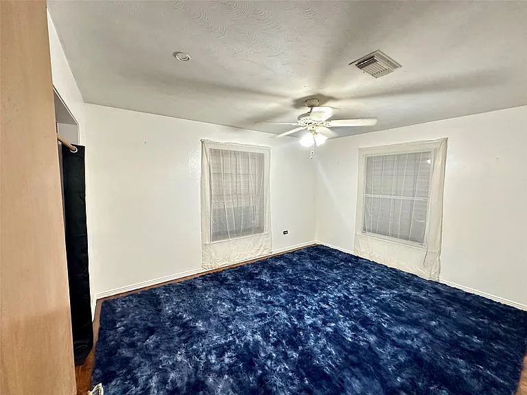 2810 N Houston Dr — Photo 9