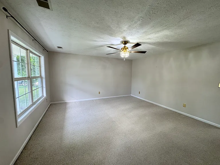 252 Masterson Station Dr — Photo 8