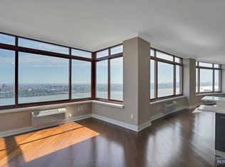 100 Old Palisade Rd PENTHOUSE 5, Fort Lee, NJ 07024