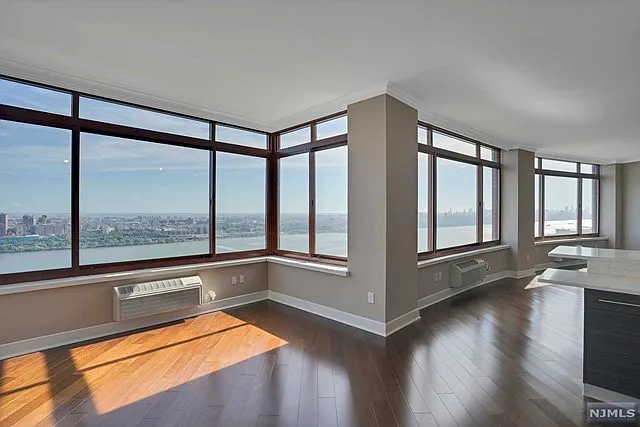 100 Old Palisade Rd Penthouse 5 photo 1