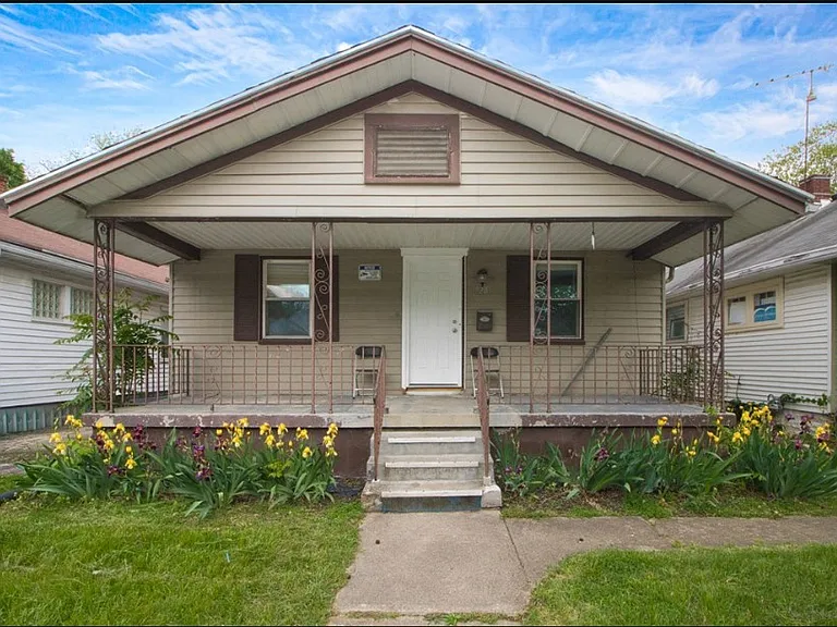 728 Brooklyn Ave — Photo 1
