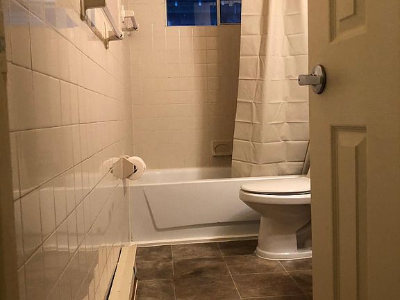 3rd image of 1020 Hullview Ave #A