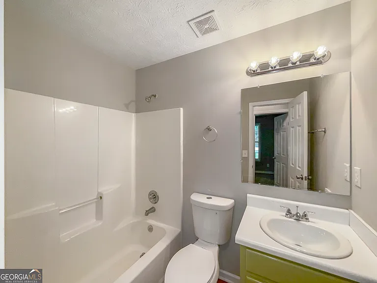 2025 Old Concord Dr SE — Photo 15