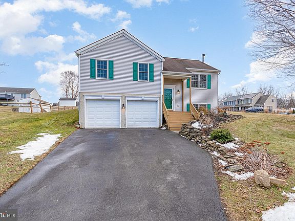 2nd image of 24 Christine Dr