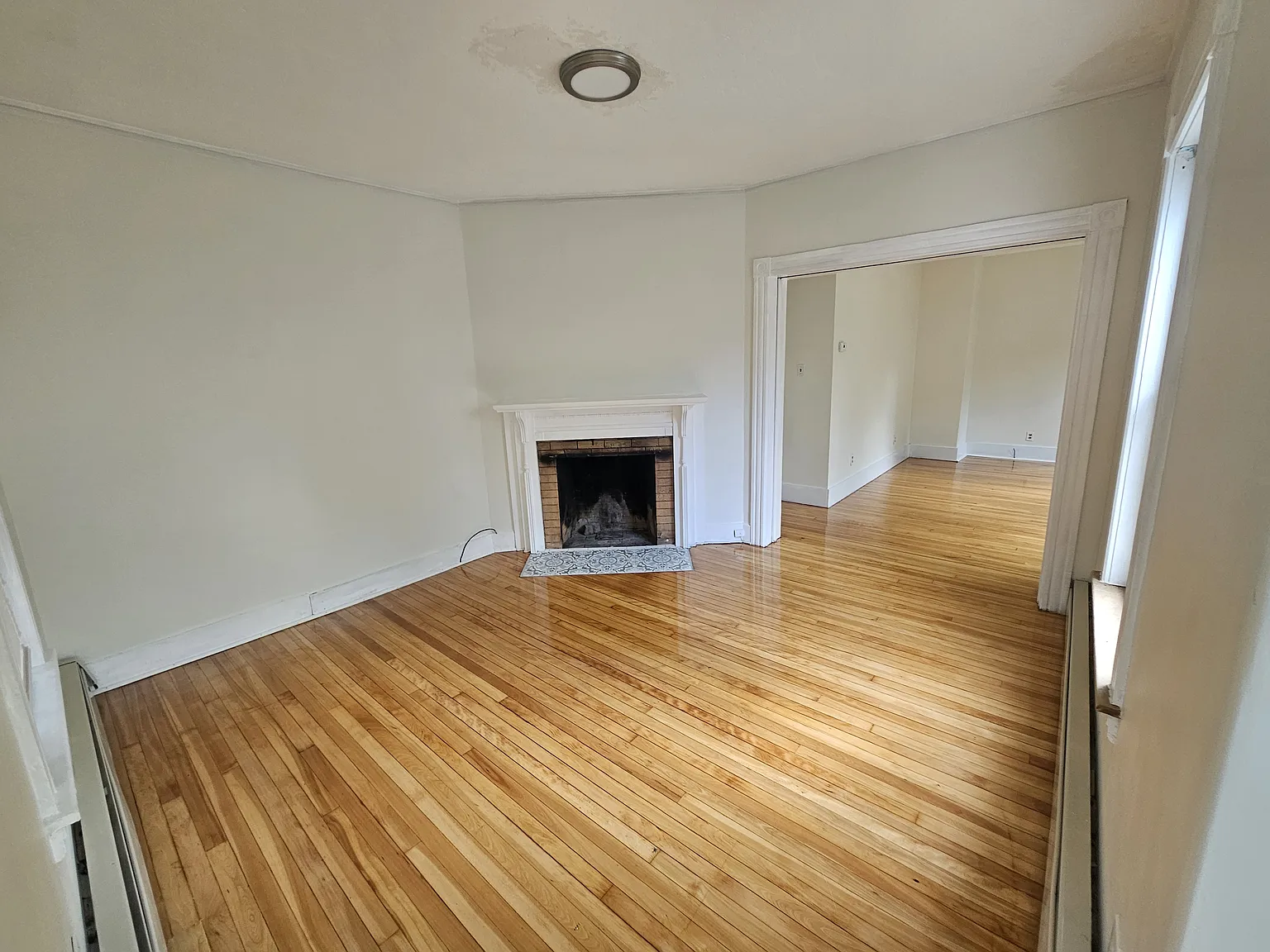 3 bed, 1600 sqft, $2,600 — Photo 3