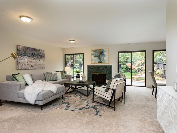 5th image of 2473 Sharon Oaks Dr
