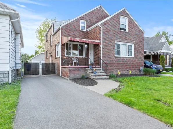 74 Columbia Pkwy, West Seneca, NY 14224