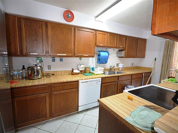 5th image of 13318 Carvel Ln
