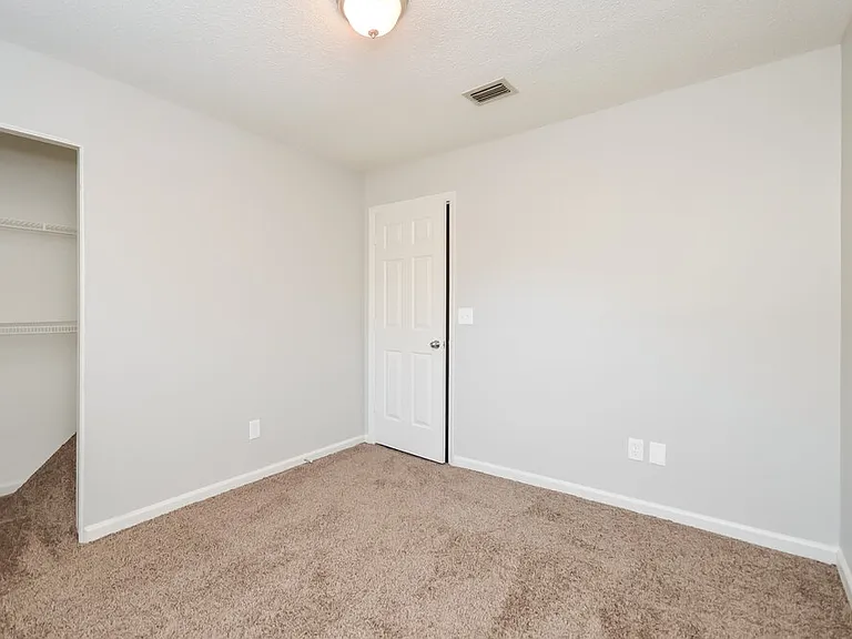 900 Lauren Kay Ct — Photo 14