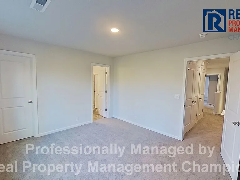 460 Maides Ave — Photo 13