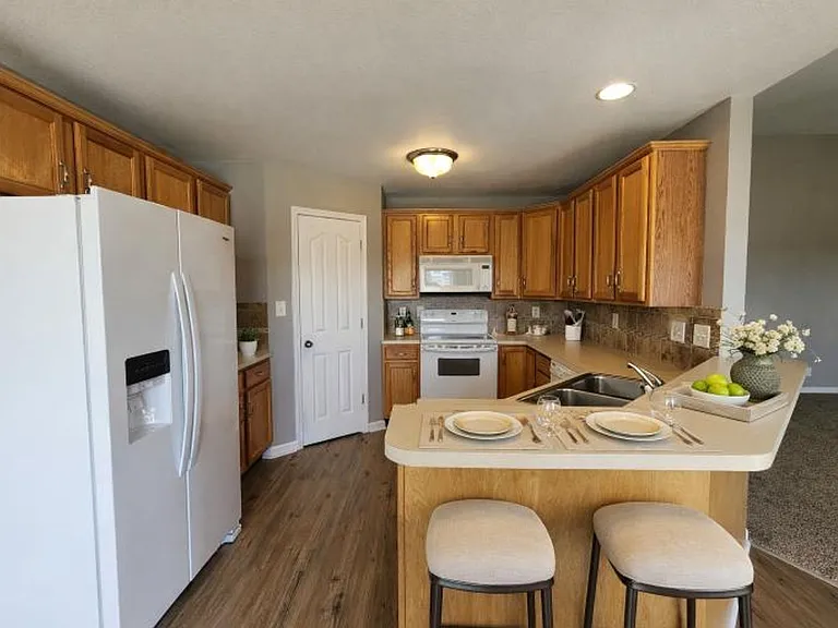 824 Ellie Nat Dr — Photo 16