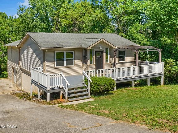 2nd image of 3311 Big Cove Ln