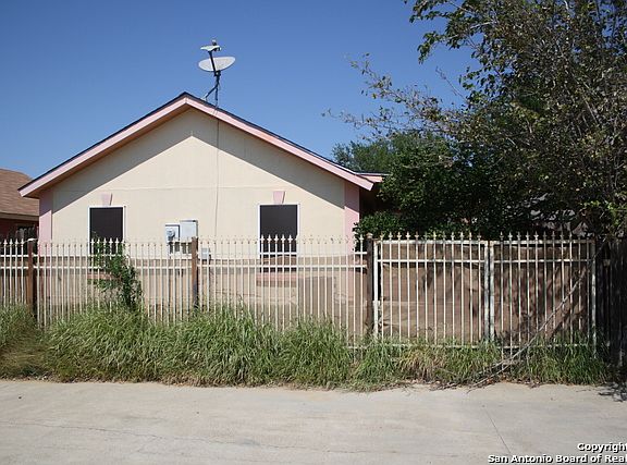 3rd image of 1113 Minutemen Dr