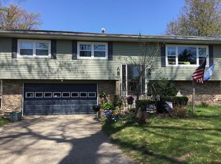 410 Wintergreen Ave, Michigan City, IN