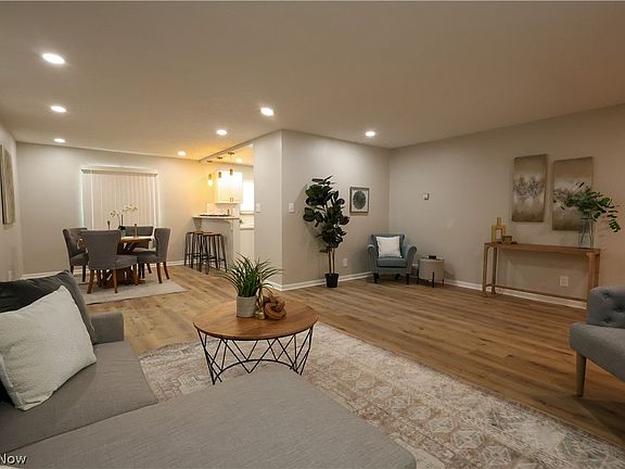 4th image of 499 Jeannette Dr