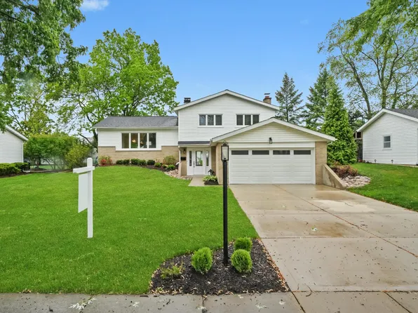 921 Cherokee Dr, Darien, IL 60561