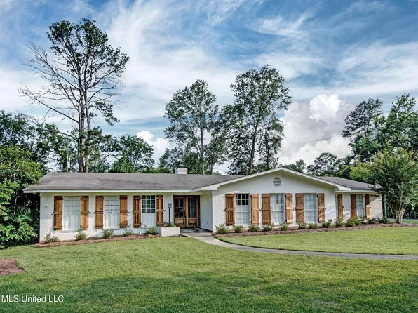 455 Armour Dr, Jackson, MS 39211