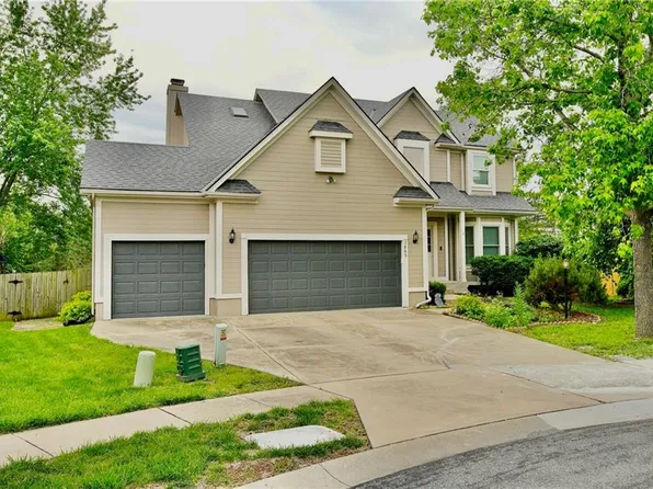 7865 W 152nd St, Overland Park, KS 66223
