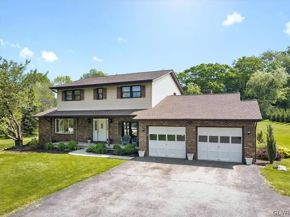 2206 Valley View Dr S, Saylorsburg, PA 18353