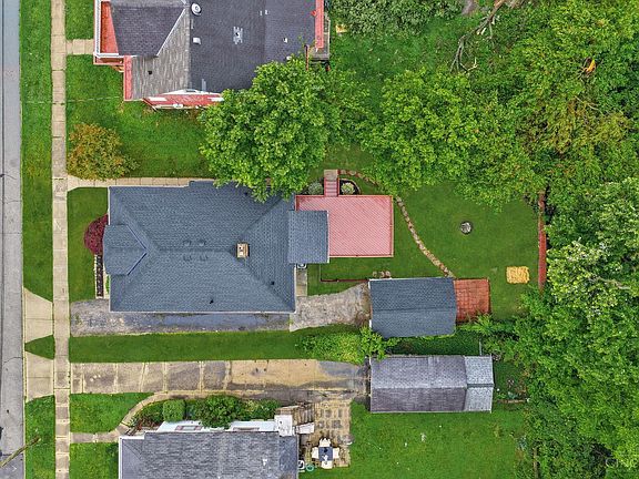 2nd image of 3949 Lovell Ave