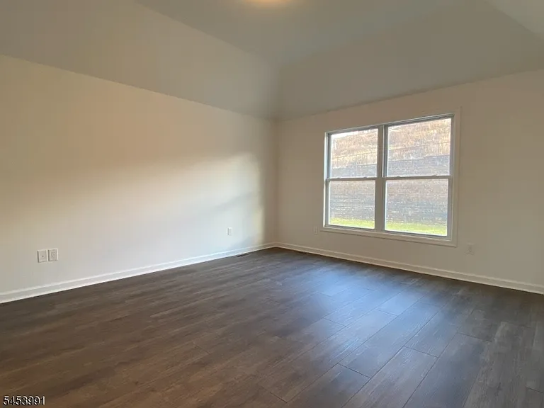 22 Woodcott Dr — Photo 10
