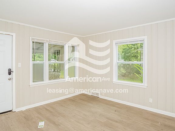 1250971_003_wm_-_living_room_13138816.jpg