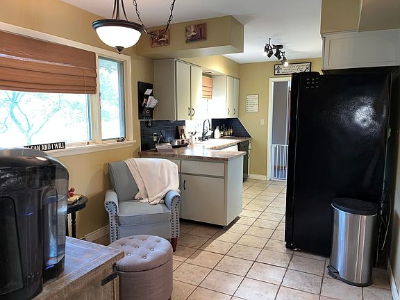 4th image of 253 Leland Dr S