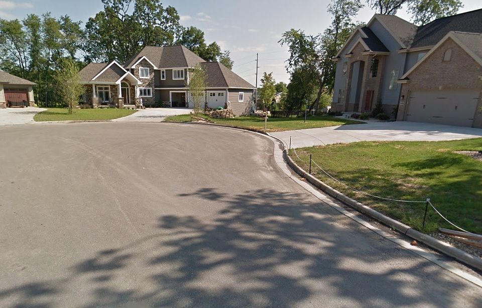 2nd image of 406 Meadow Crest Trl