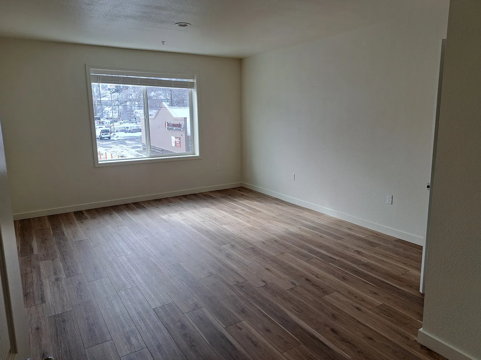 2 bed, 1000 sqft, $1,050 — Photo 3