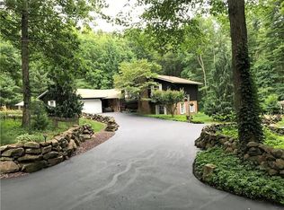 2424 Rutledge Rd, Transfer, PA 16154