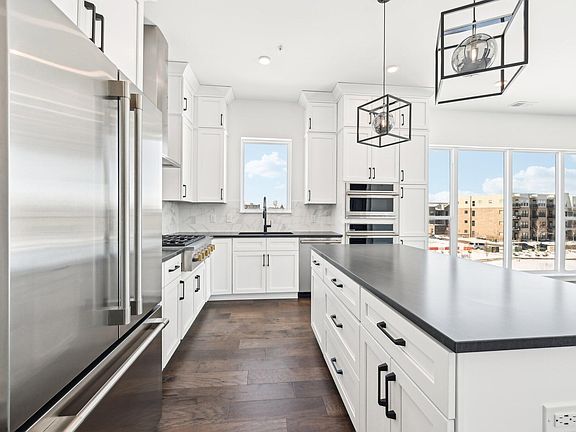5th image of 270 Dickenson St Unit 301