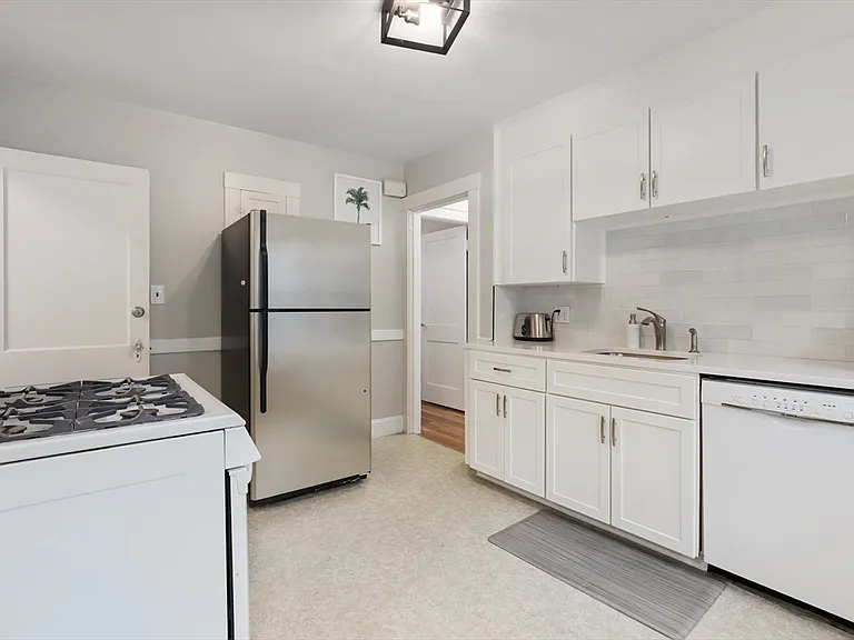 54 Edgecliff Rd #2 — Photo 9
