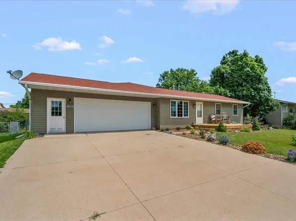 400 E Elder St, Dike, IA 50624