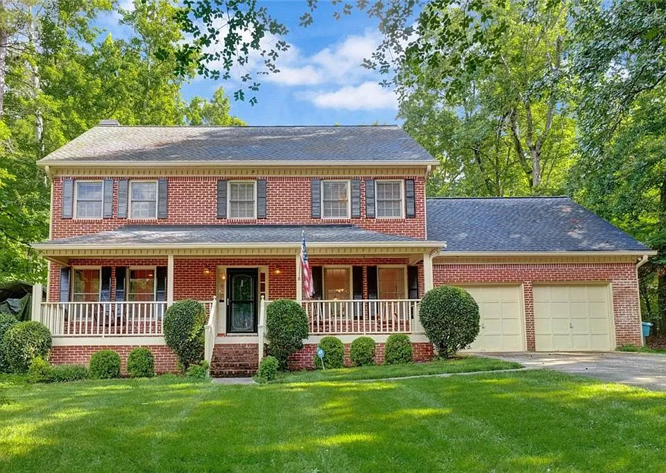 295 Oakmere Dr