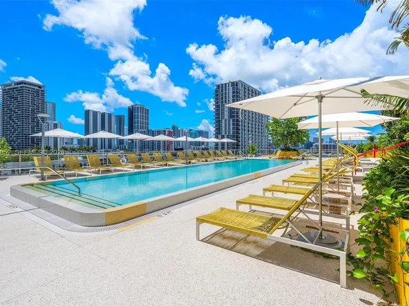 90 NE 32nd, Miami, FL
