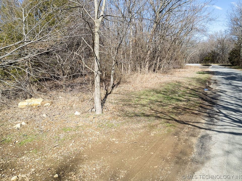 1st image of Lakeside Dr N