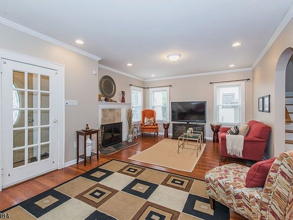2nd image of 1 Canterbury Dr