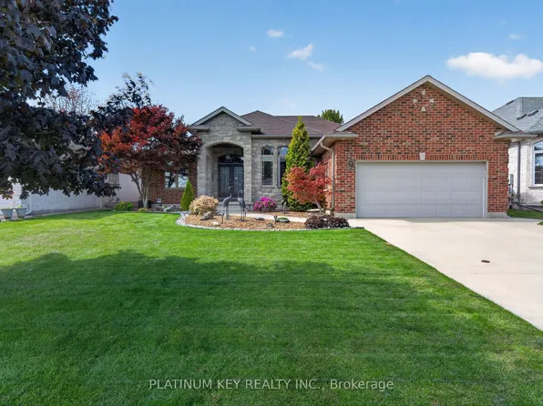 9 Ronald Bloore Dr, Sarnia, ON N7W 1C5