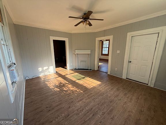 2nd image of 310 Shannon Rd NE