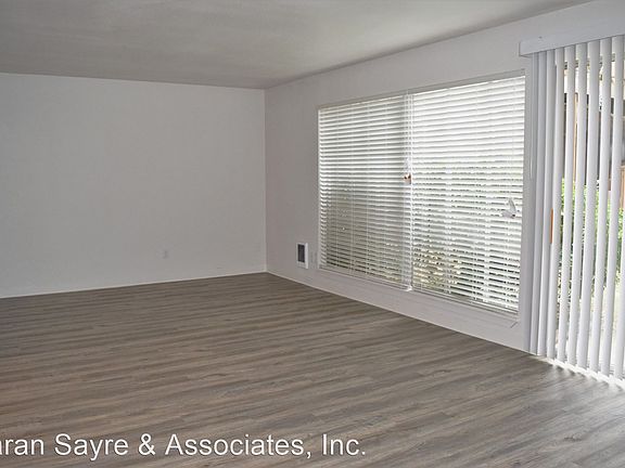 2nd image of 15425 6th Ave SW APT 3