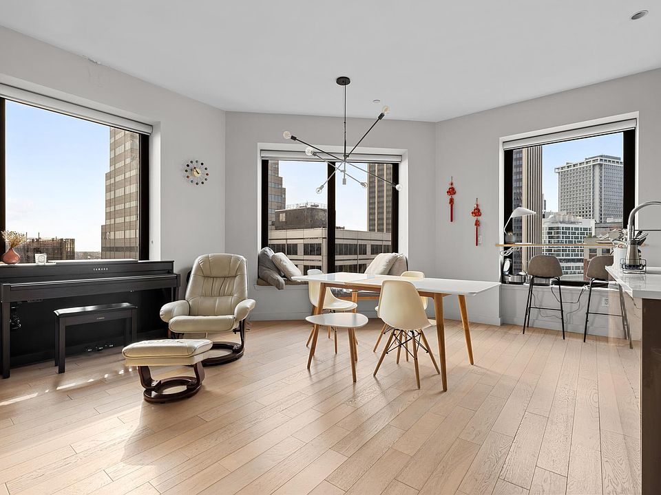 1st image of 75 Wall St APT 31C