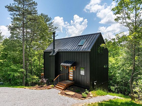 2nd image of 203 Brannon Ridge Rd