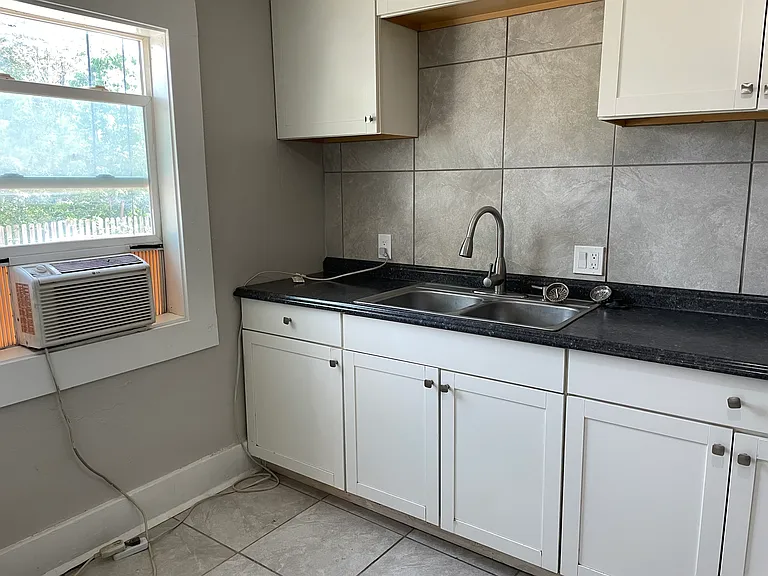 1446 N Verbena St — Photo 2